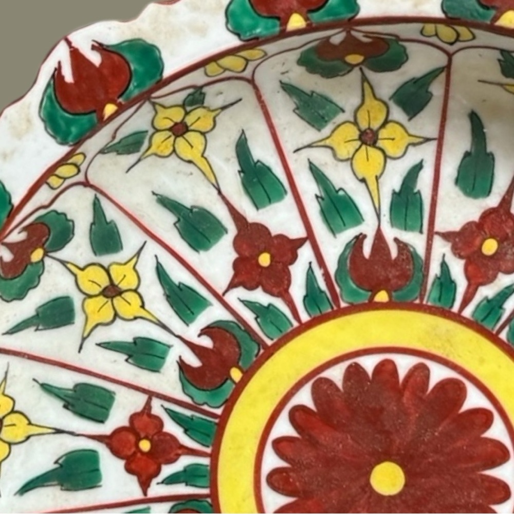 Thai Vintage Collectible Hand-Painted Porcelain Bencharong Stem Cup - Picture 15 of 15